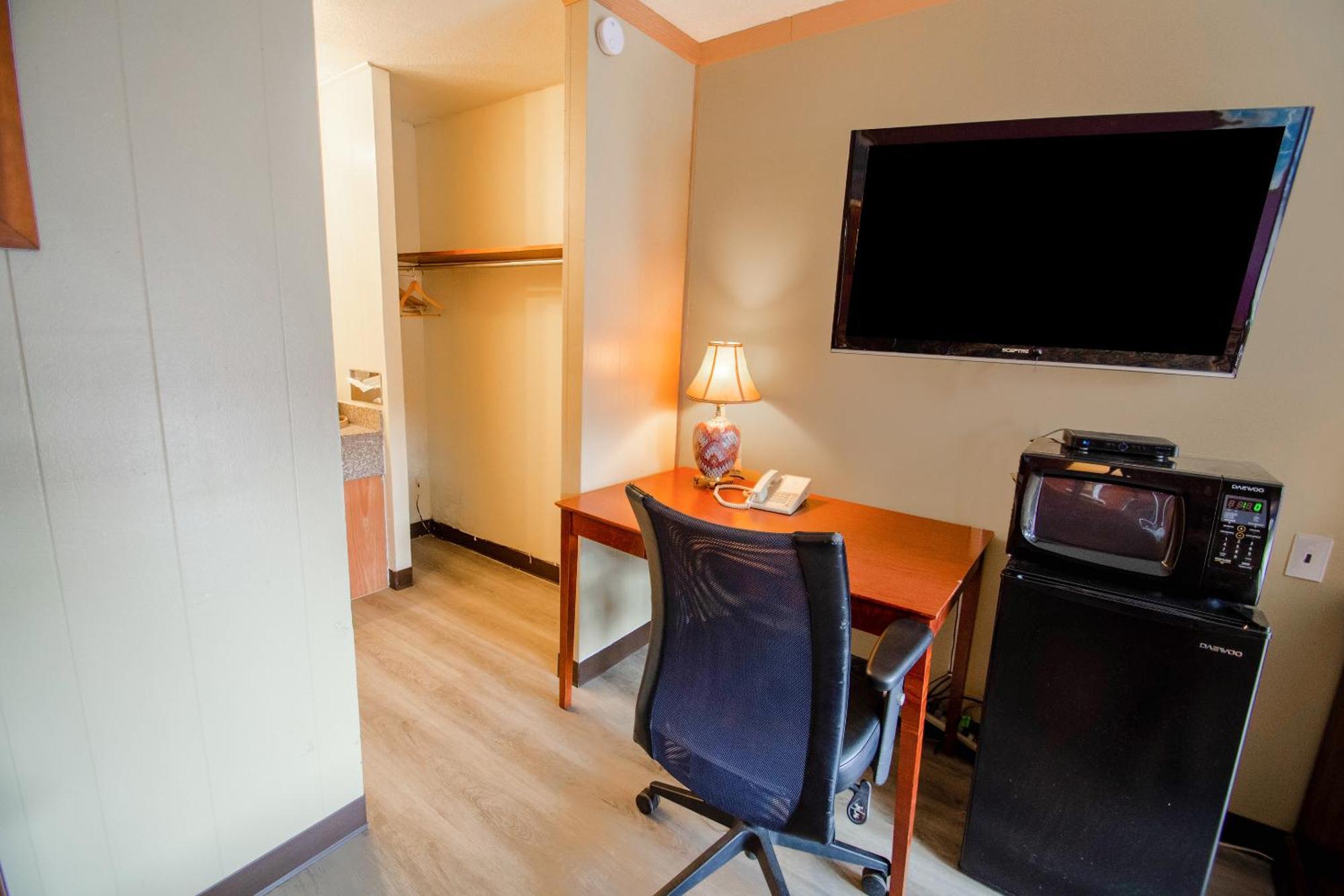 Holiday Lodge Virginia Pearisburg Bagian luar foto